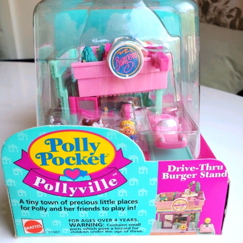 New in Box Polly Pocket 94 drive-thru burger stand